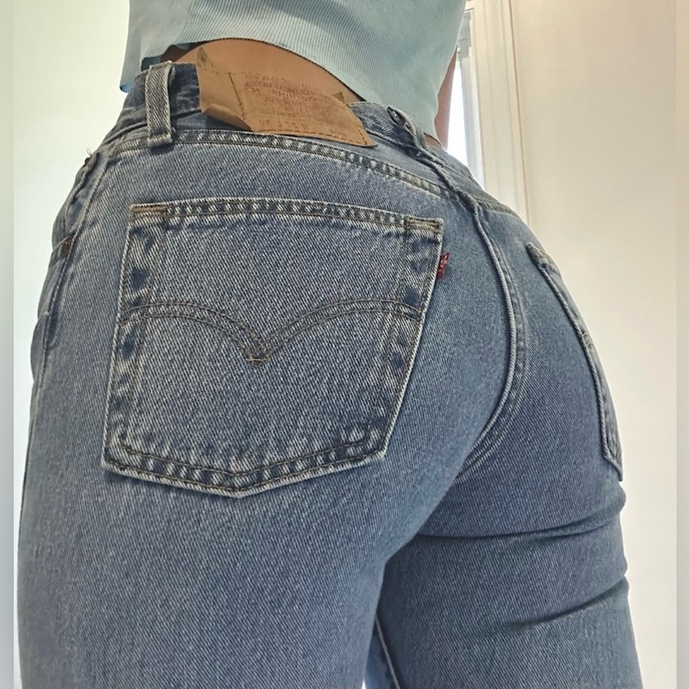 Levi's 501 High-Rise Slim Straight Jeans in Medium Blue Denim